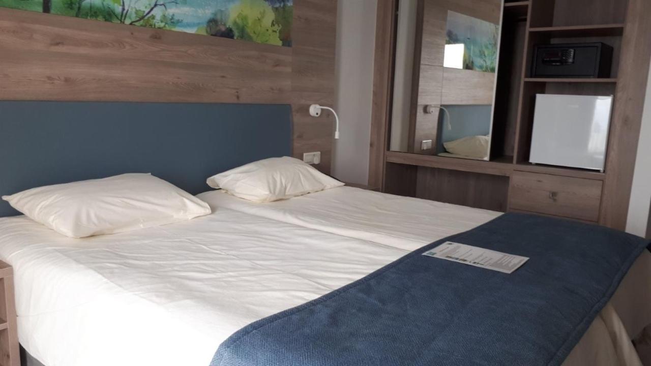 Hotel de apartamente Karousos *